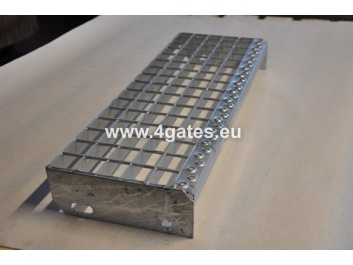 Galvanized steel stairtread SP; 34x38/30x2; 600x270 mm